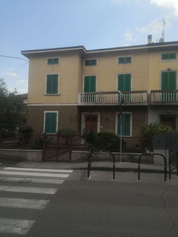 casa indipendente in vendita a Prato