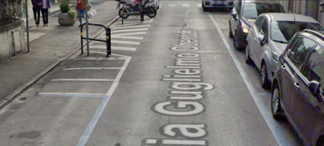 locale commerciale in vendita a Prato