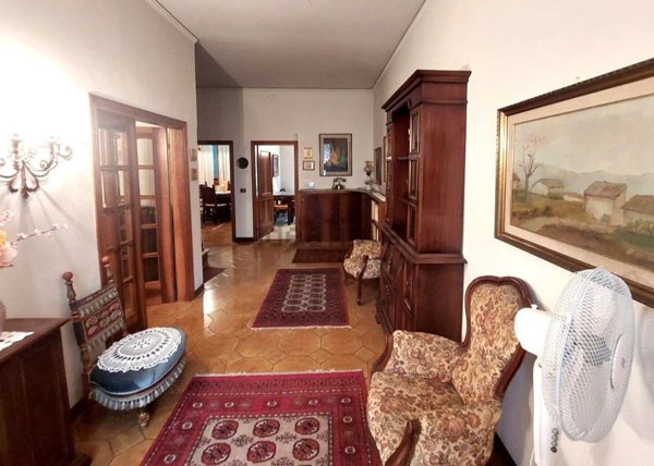 casa indipendente in vendita a Prato