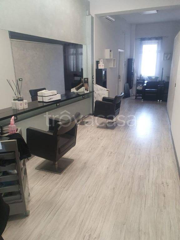 negozio in vendita a Prato