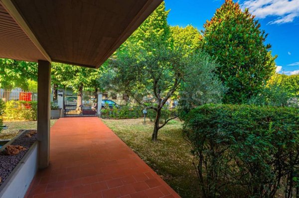 appartamento in vendita a Prato in zona Gonfienti