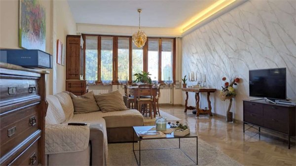 casa semindipendente in vendita a Prato