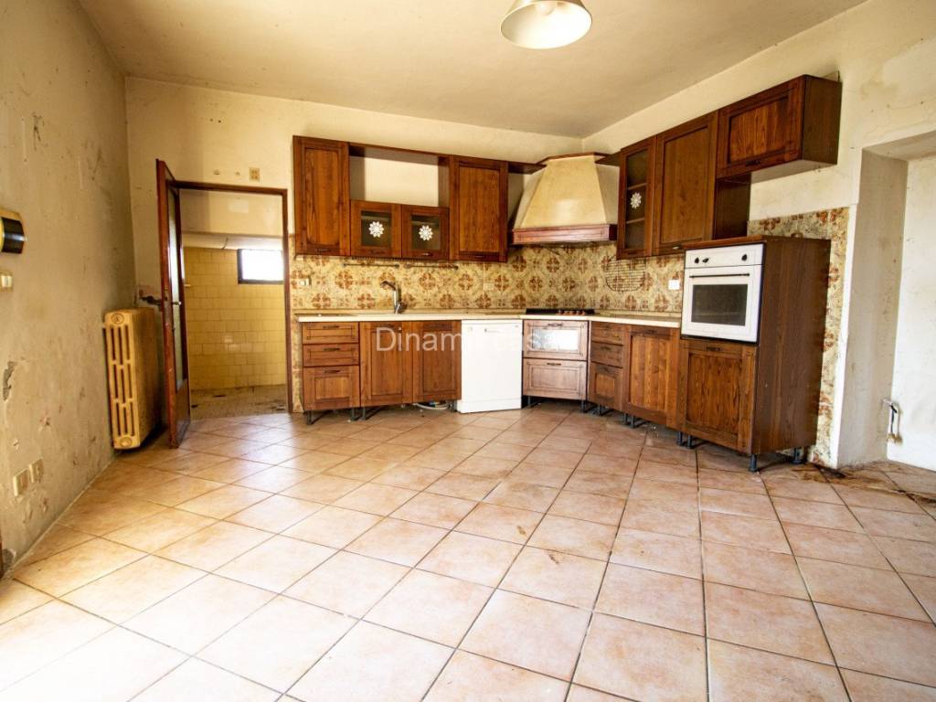 appartamento in vendita a Prato in zona Casale