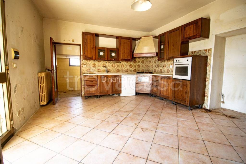 appartamento in vendita a Prato in zona Casale