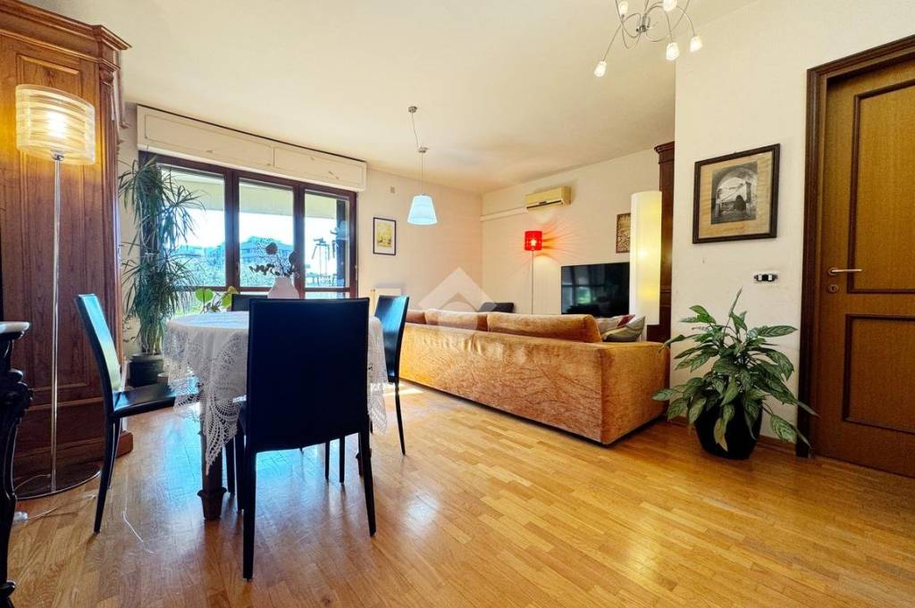 appartamento in vendita a Prato in zona Gonfienti