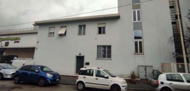 appartamento in vendita a Prato in zona Santa Lucia