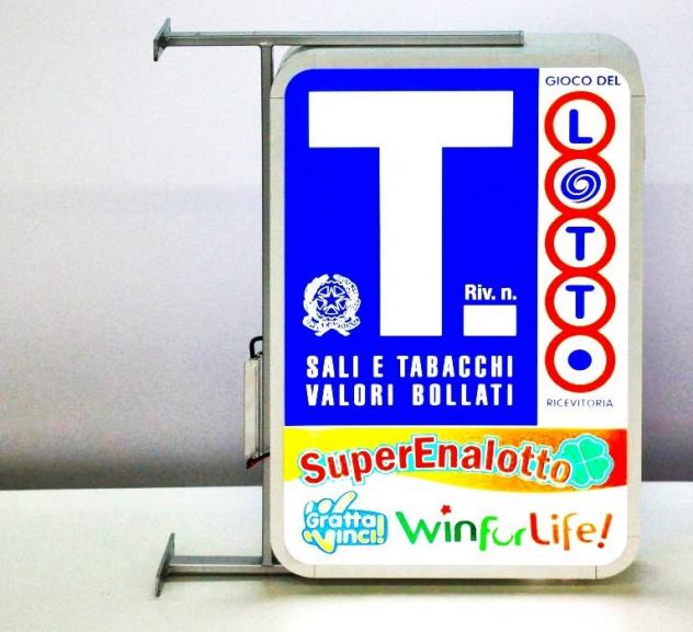 negozio in vendita a Prato