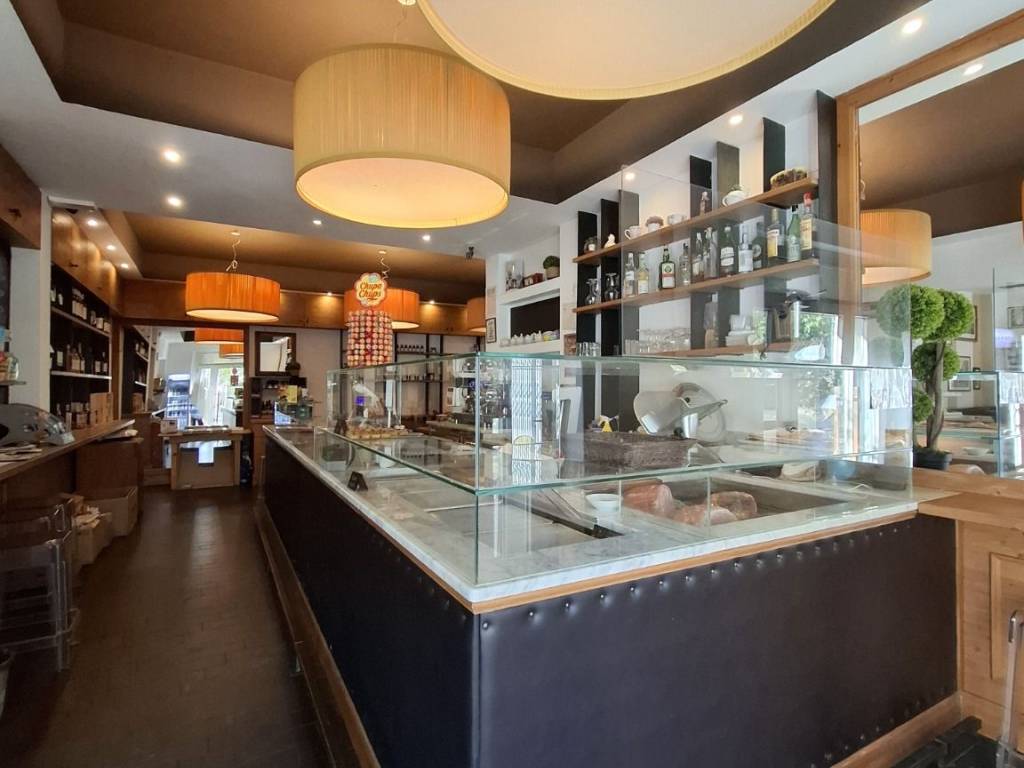 negozio in vendita a Prato