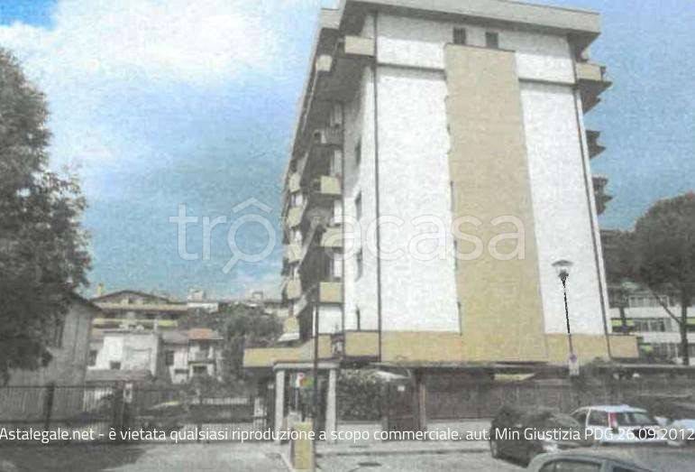 appartamento in vendita a Prato in zona Santa Lucia