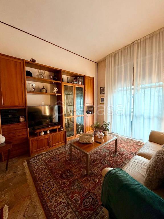 casa indipendente in vendita a Prato