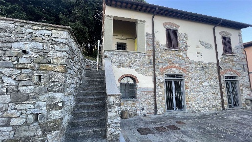 appartamento in vendita a Prato in zona Figline