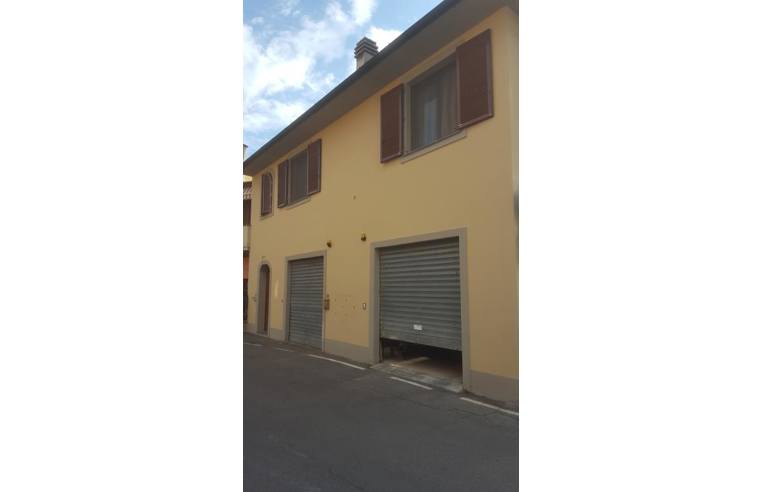casa indipendente in vendita a Prato