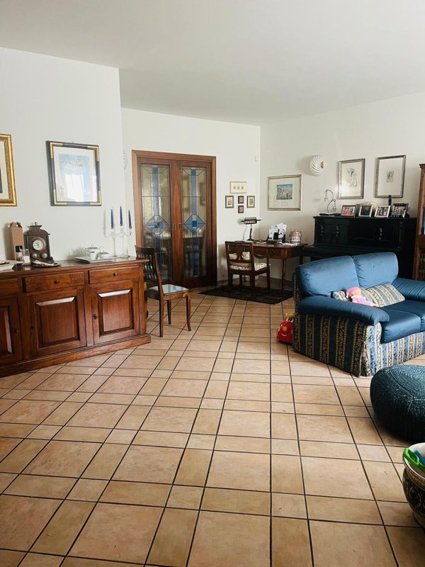 casa indipendente in vendita a Prato