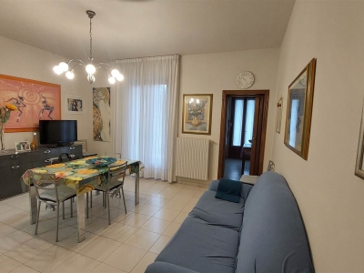 casa indipendente in vendita a Prato in zona Iolo