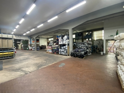 negozio in vendita a Prato