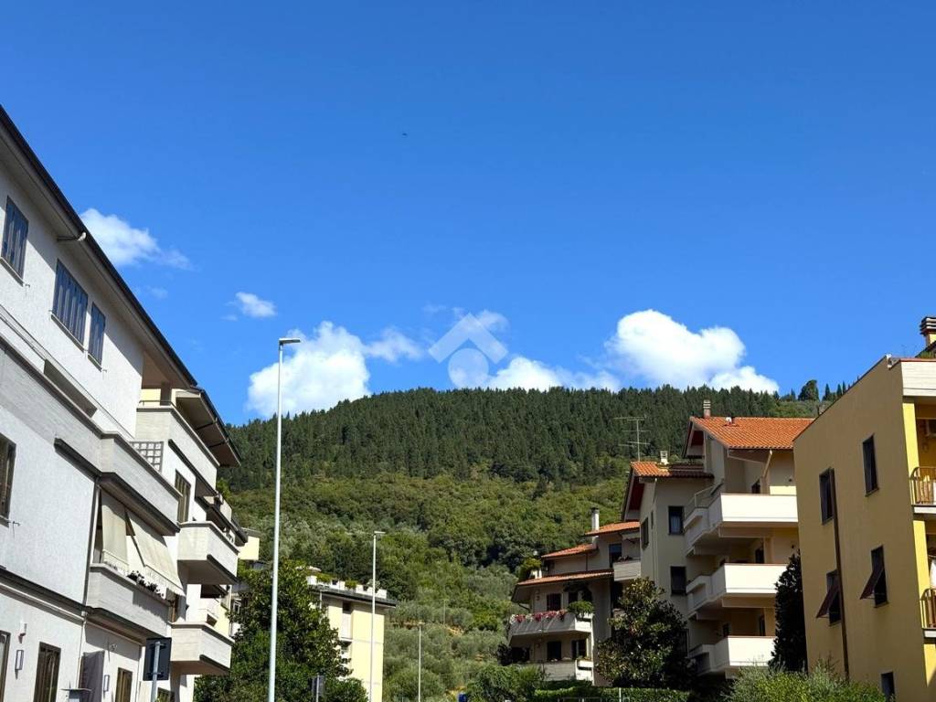 appartamento in vendita a Prato in zona Santa Lucia