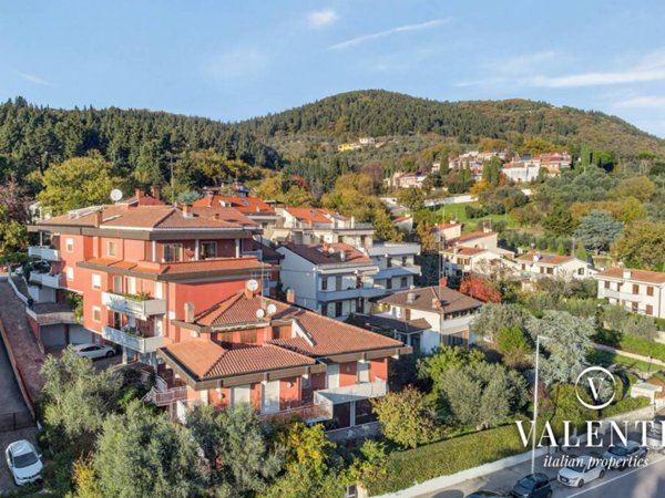 appartamento in vendita a Prato in zona Santa Lucia