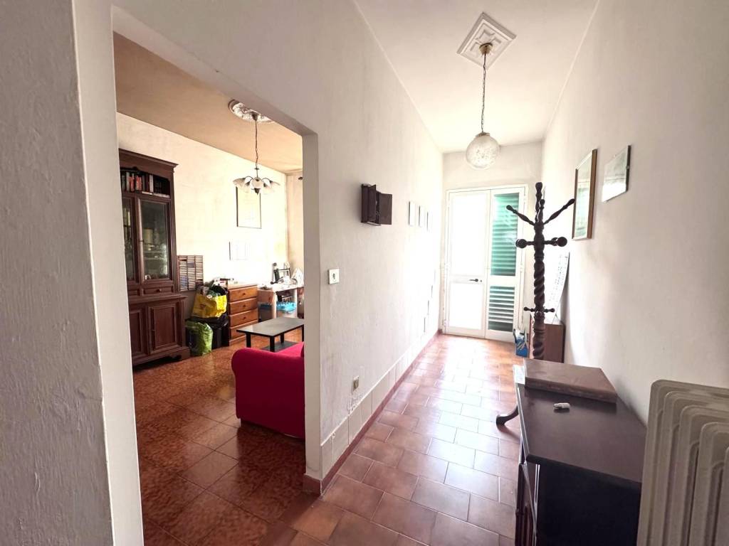 casa indipendente in vendita a Prato in zona Casale