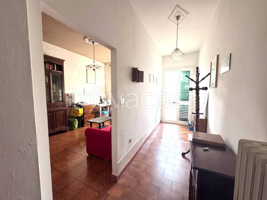 casa indipendente in vendita a Prato in zona Casale