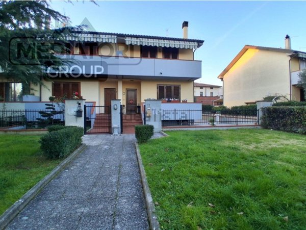 casa indipendente in vendita a Prato in zona Paperino