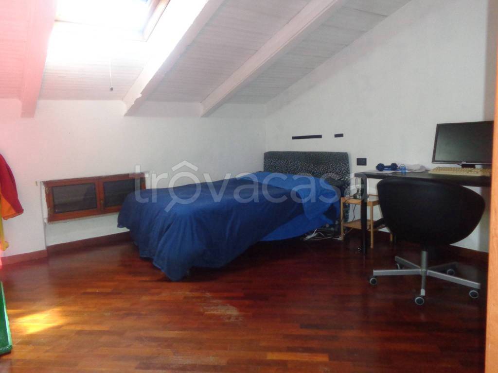 casa indipendente in vendita a Prato in zona Iolo