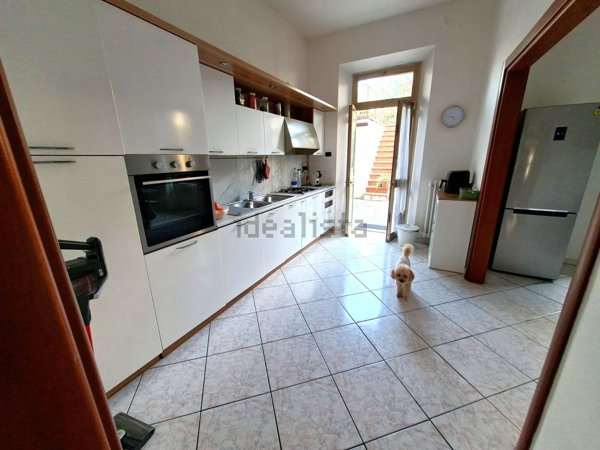 casa indipendente in vendita a Prato in zona Viaccia