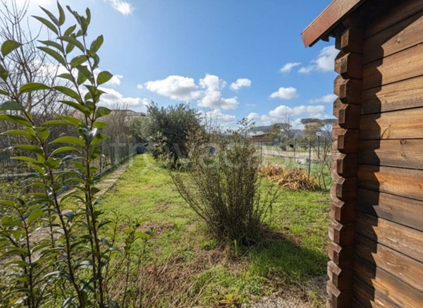 appartamento in vendita a Prato in zona Sant'Ippolito