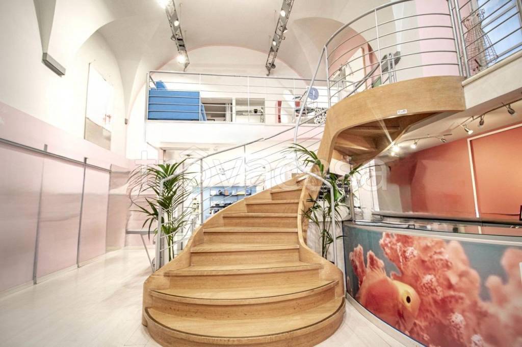 negozio in vendita a Prato