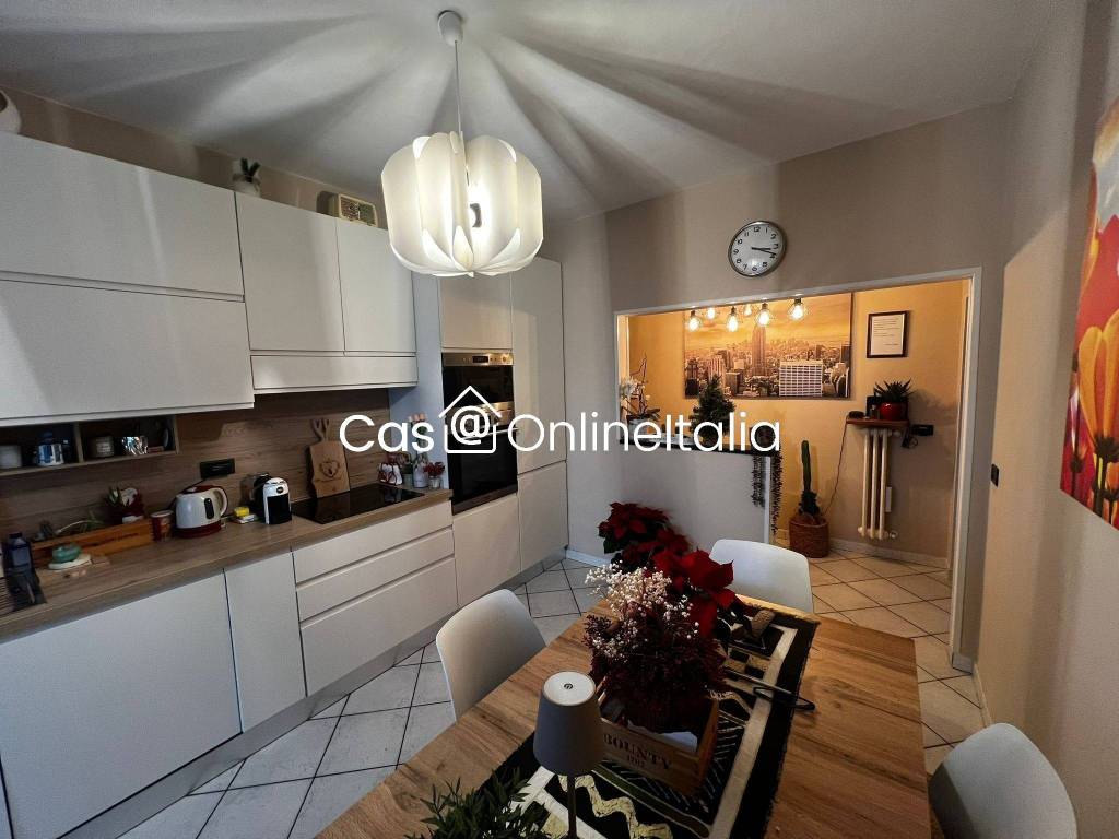 casa indipendente in vendita a Prato