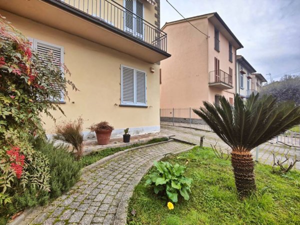 appartamento in vendita a Prato in zona Paperino