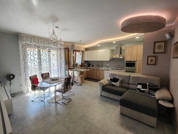 appartamento in vendita a Prato in zona Tobbiana