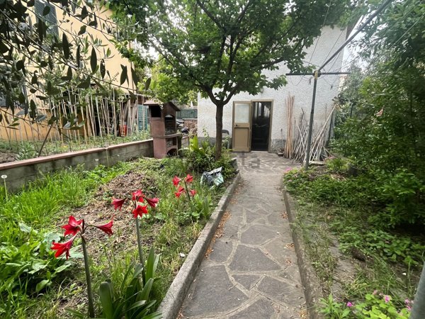 appartamento in vendita a Prato in zona Iolo