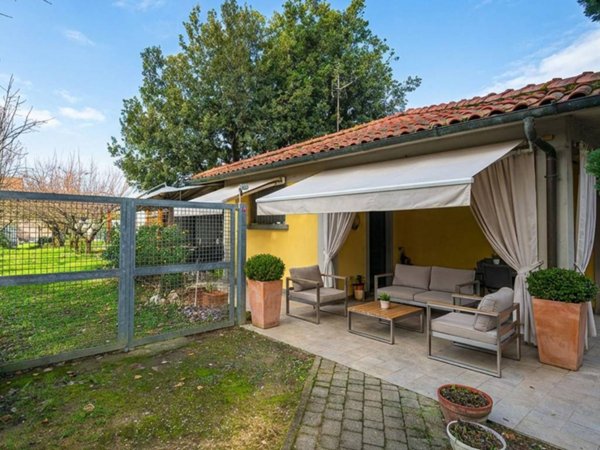 casa indipendente in vendita a Prato in zona Fontanelle
