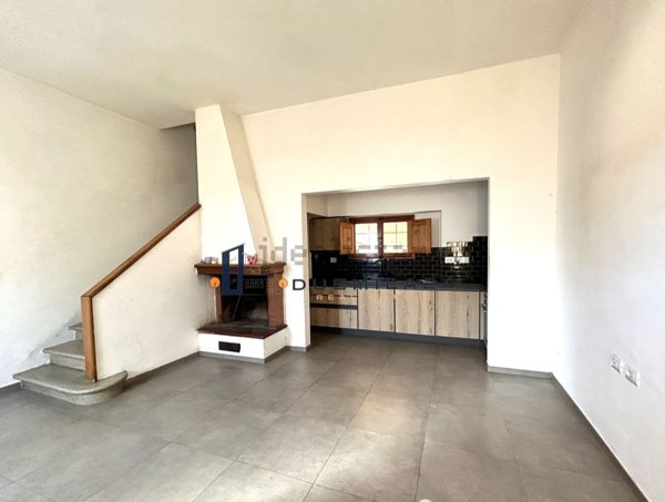 casa indipendente in vendita a Prato in zona Figline