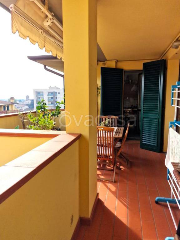 appartamento in vendita a Prato in zona Sant'Ippolito