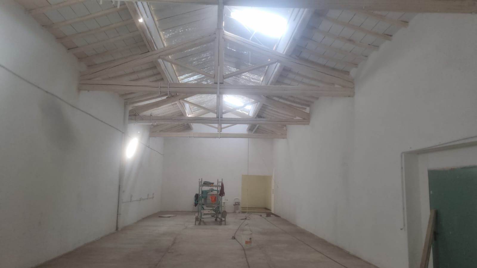 locale commerciale in vendita a Prato