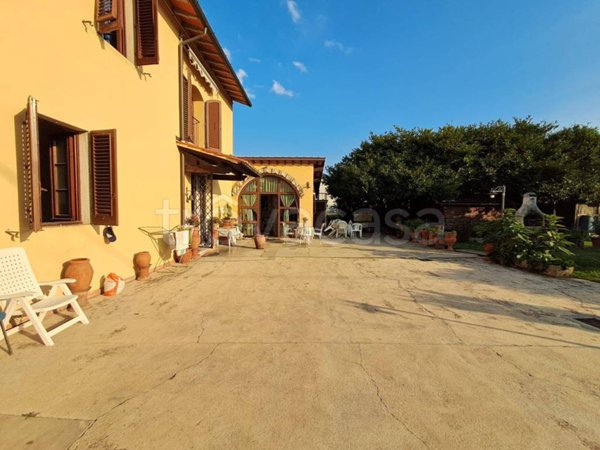 casa indipendente in vendita a Prato in zona Cafaggio