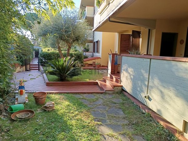 appartamento in vendita a Prato in zona Carteano