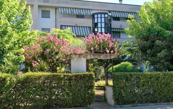 appartamento in vendita a Prato in zona Paperino