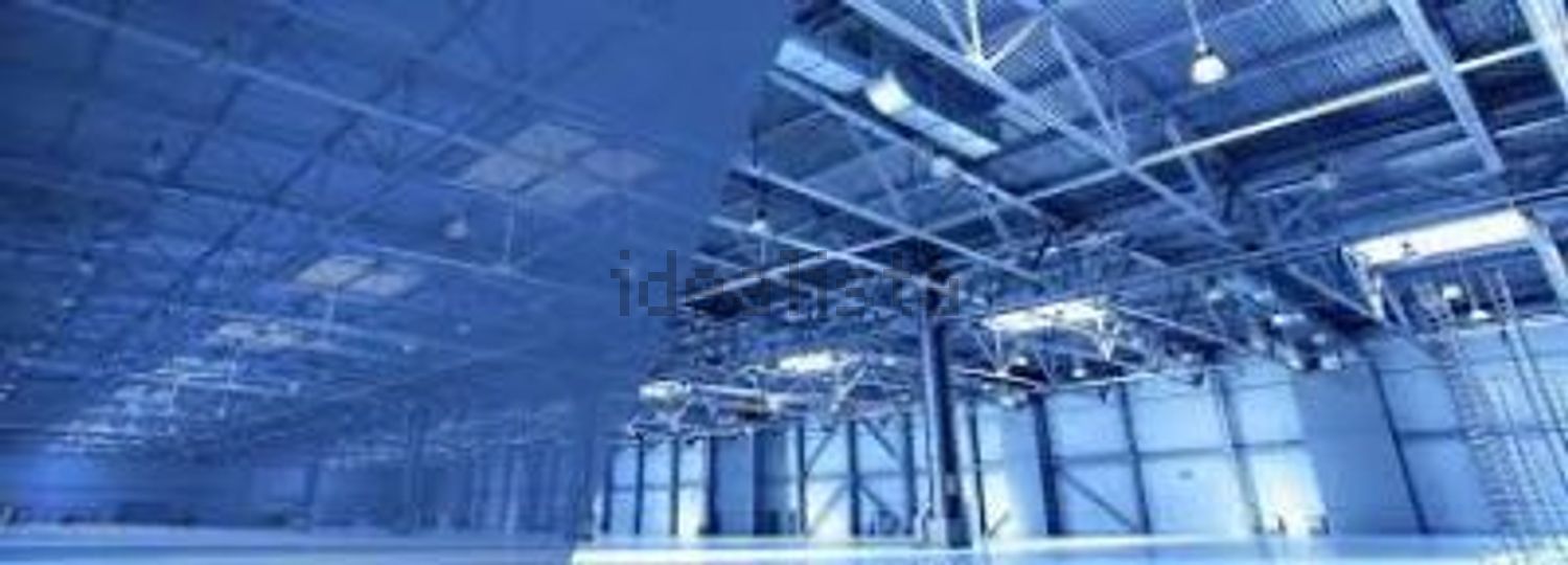 locale di sgombero in vendita a Prato