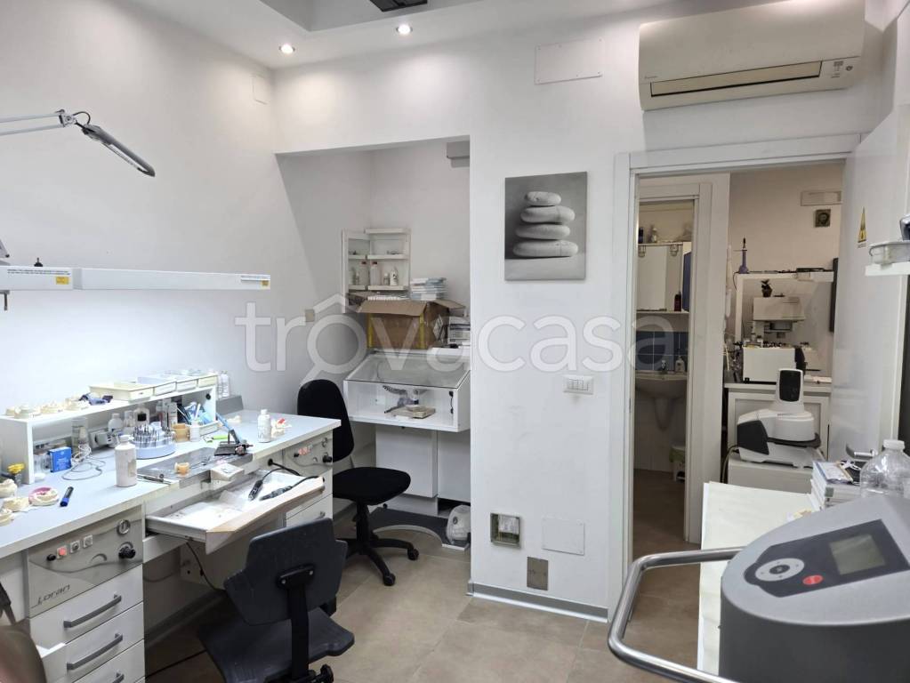 ufficio in vendita a Prato