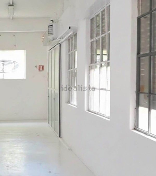 locale di sgombero in vendita a Prato