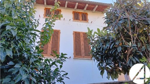 casa indipendente in vendita a Prato in zona San Giusto