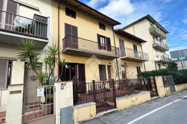 casa indipendente in vendita a Prato in zona La Querce
