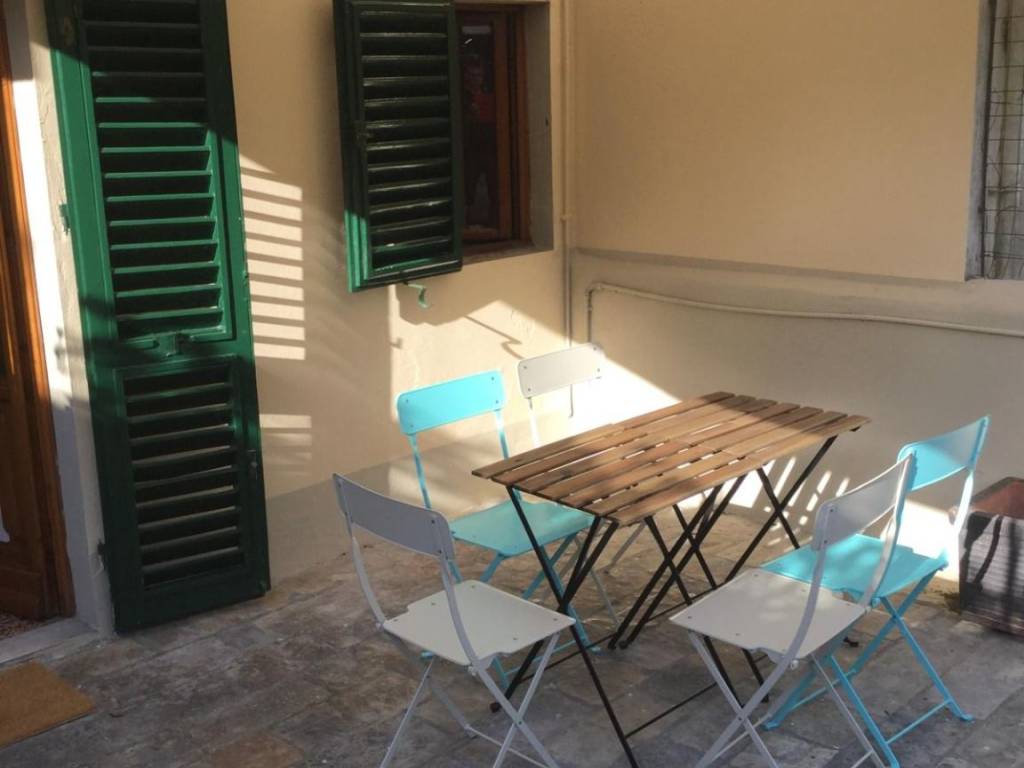 casa indipendente in vendita a Prato