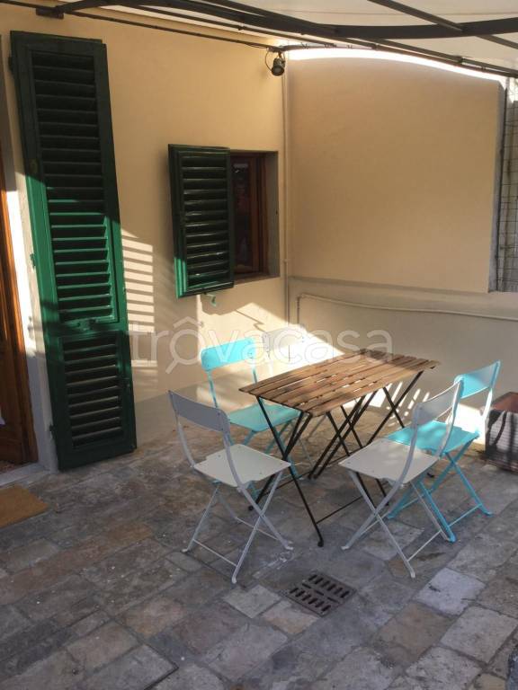 casa indipendente in vendita a Prato