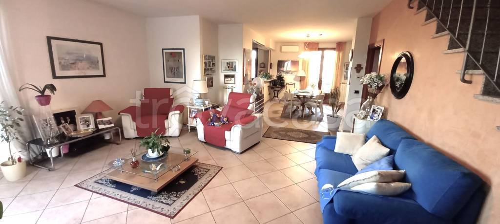 casa indipendente in vendita a Prato in zona Tavola