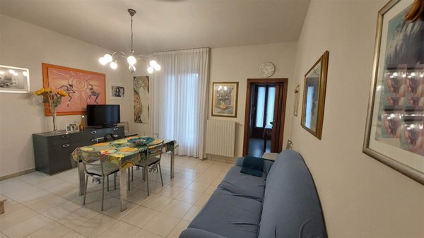 casa indipendente in vendita a Prato in zona Iolo