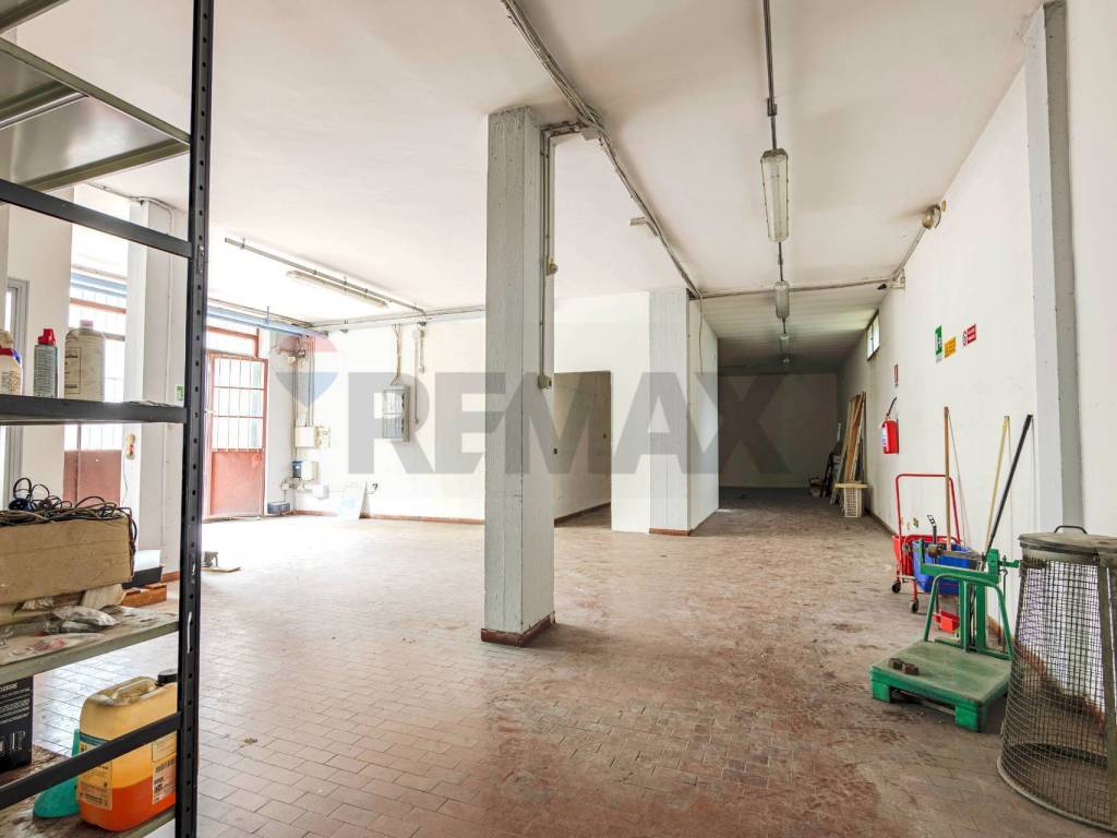 negozio in vendita a Prato