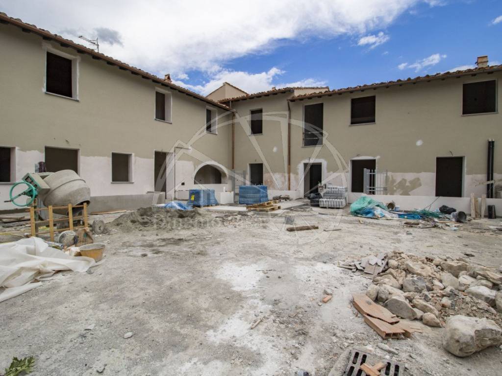 casa indipendente in vendita a Prato in zona Vergaio